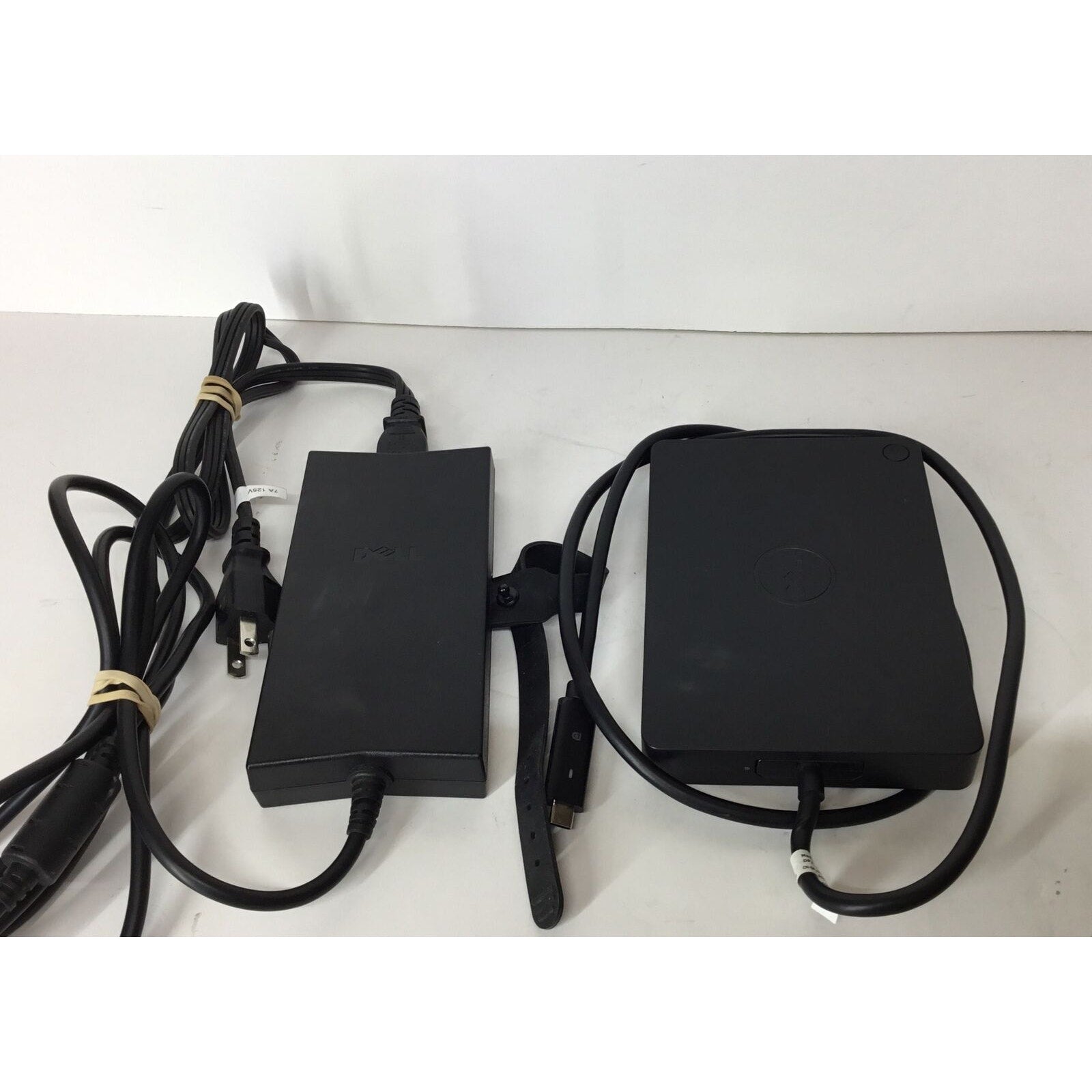 Dell USB-C Docking Station w/ 130 Watt Power Adapter 03XYY8 WD15 K17A 5FDDV