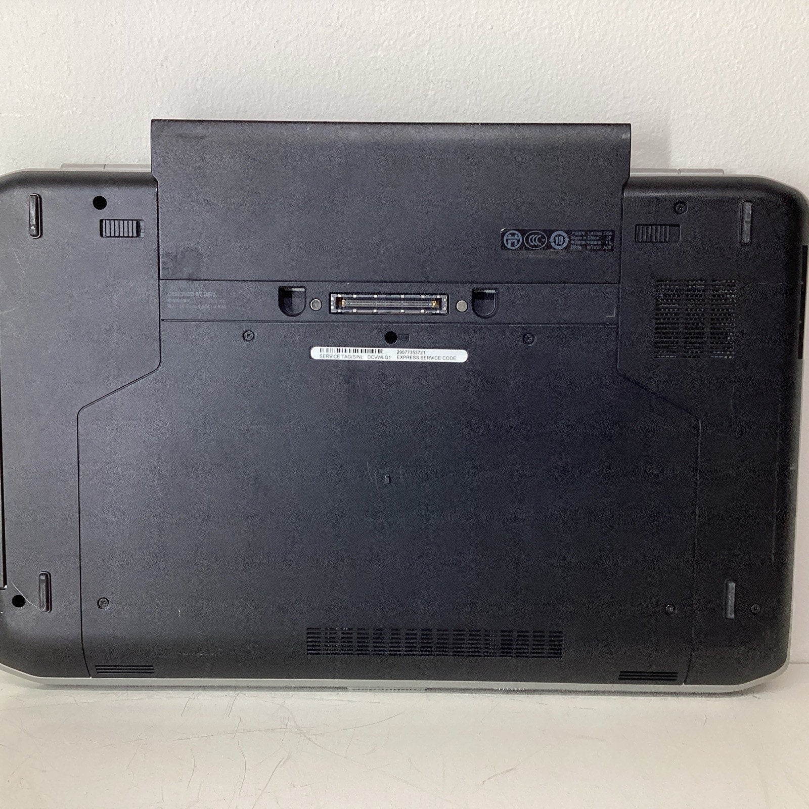 Dell Latitude E5520 15.6" Laptop 2.5GHz i5-2520M 4GB RAM 250GB HDD - For Parts