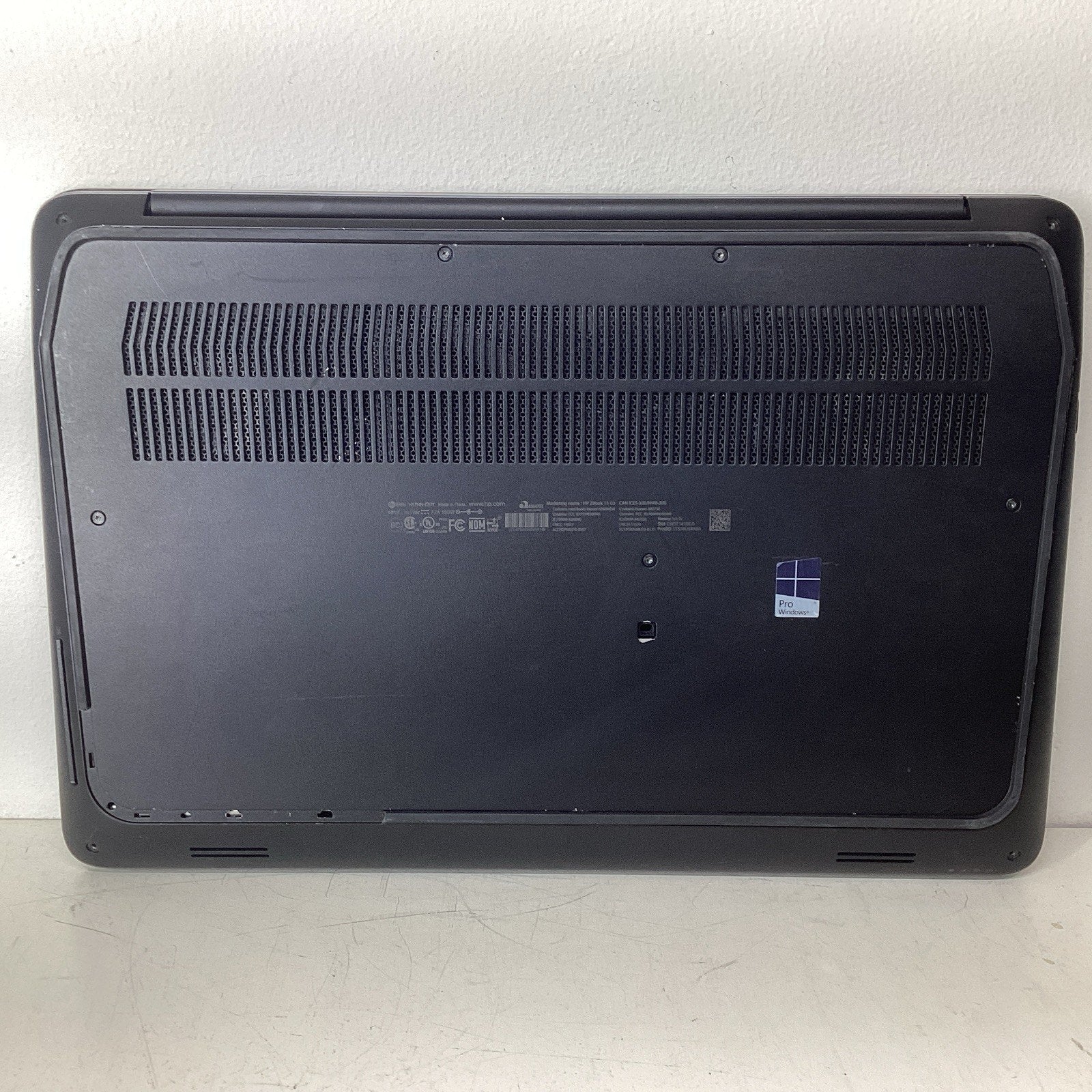 HP ZBook Studio G3 15" Intel Xeon No RAM, HDD No Power - For Parts