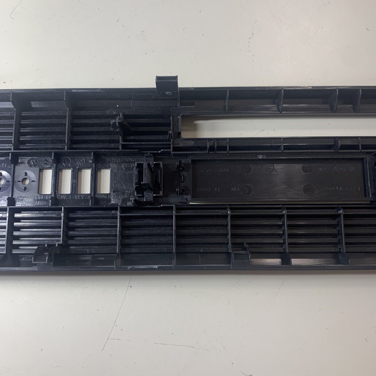 HP Z240 SFF Front Bezel HP No: 901837-001 * 1B515LF00-600-G