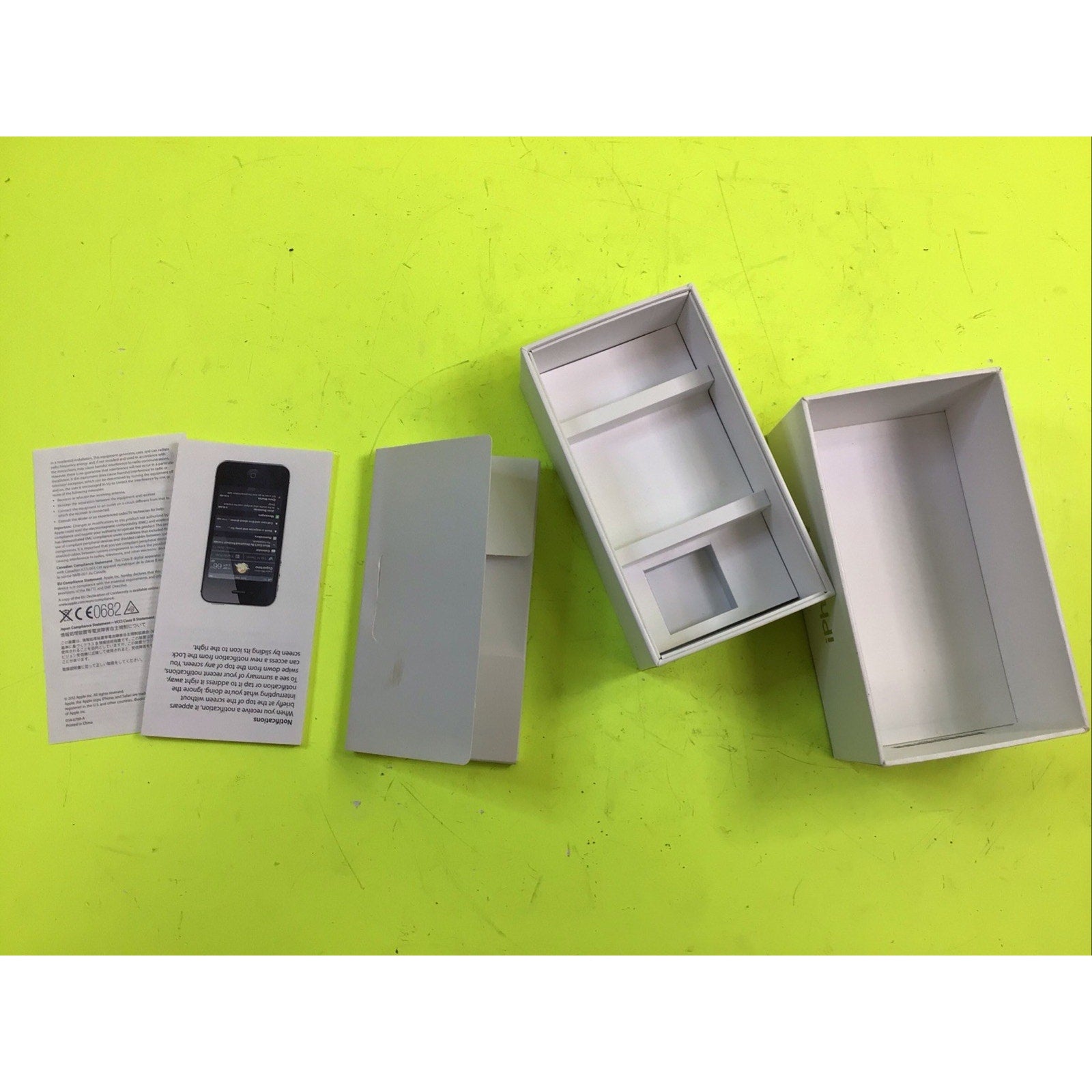 iPhone 4s Empty Box For Display or Collection