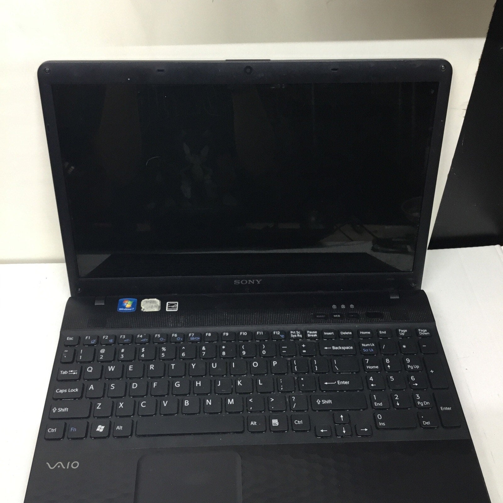 For Parts Sony Vaio PCG-71C11L 4 GB NO HDD Bad Battery READ DESC