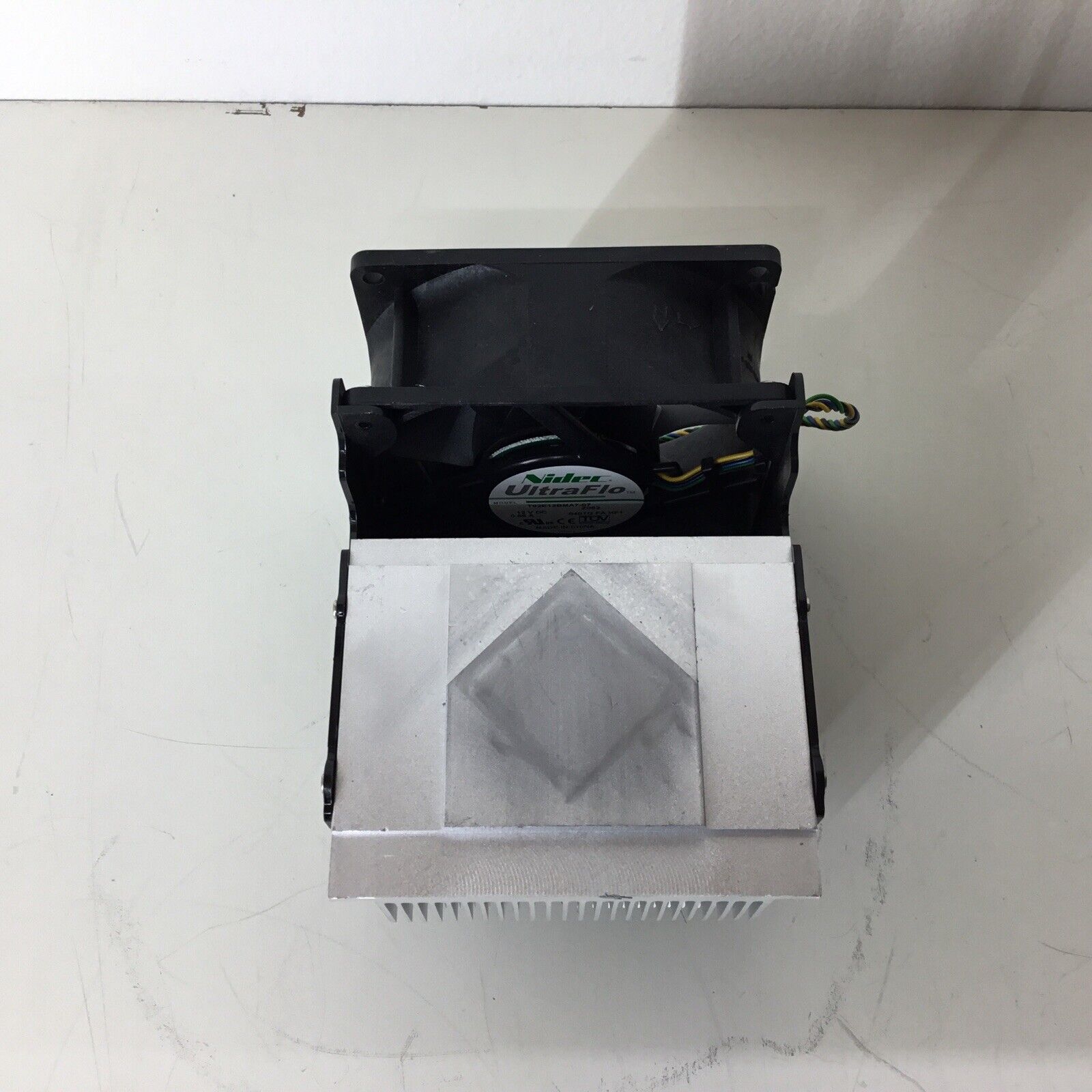 Lenovo 43N9877 ThinkCentre M58P 4-Pin LGA 775 / Socket T CPU Fan w/Heatsink