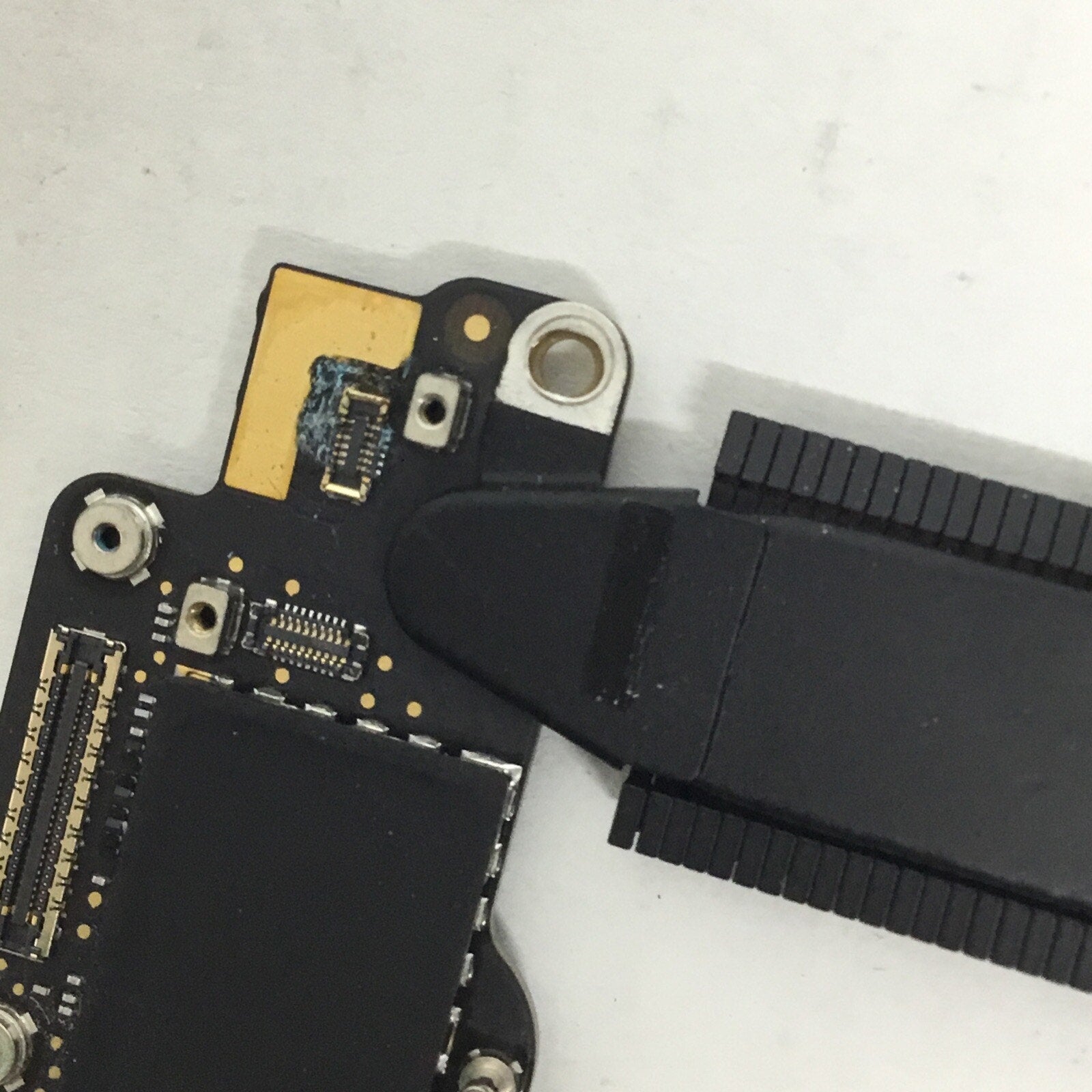 FOR PARTS Logic Board A1989 13" 2018 i5 2.4GHz 8GB RAM 256GB 820-00850-A