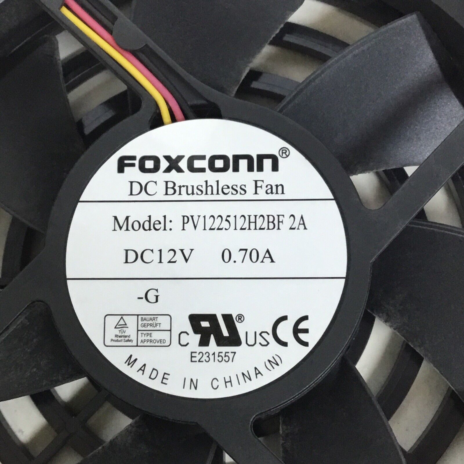 DTOPFAN003 - FOXCONN PV122512H2BF 2A 12V 0.7A 3-wires Cooling Desktop Fan