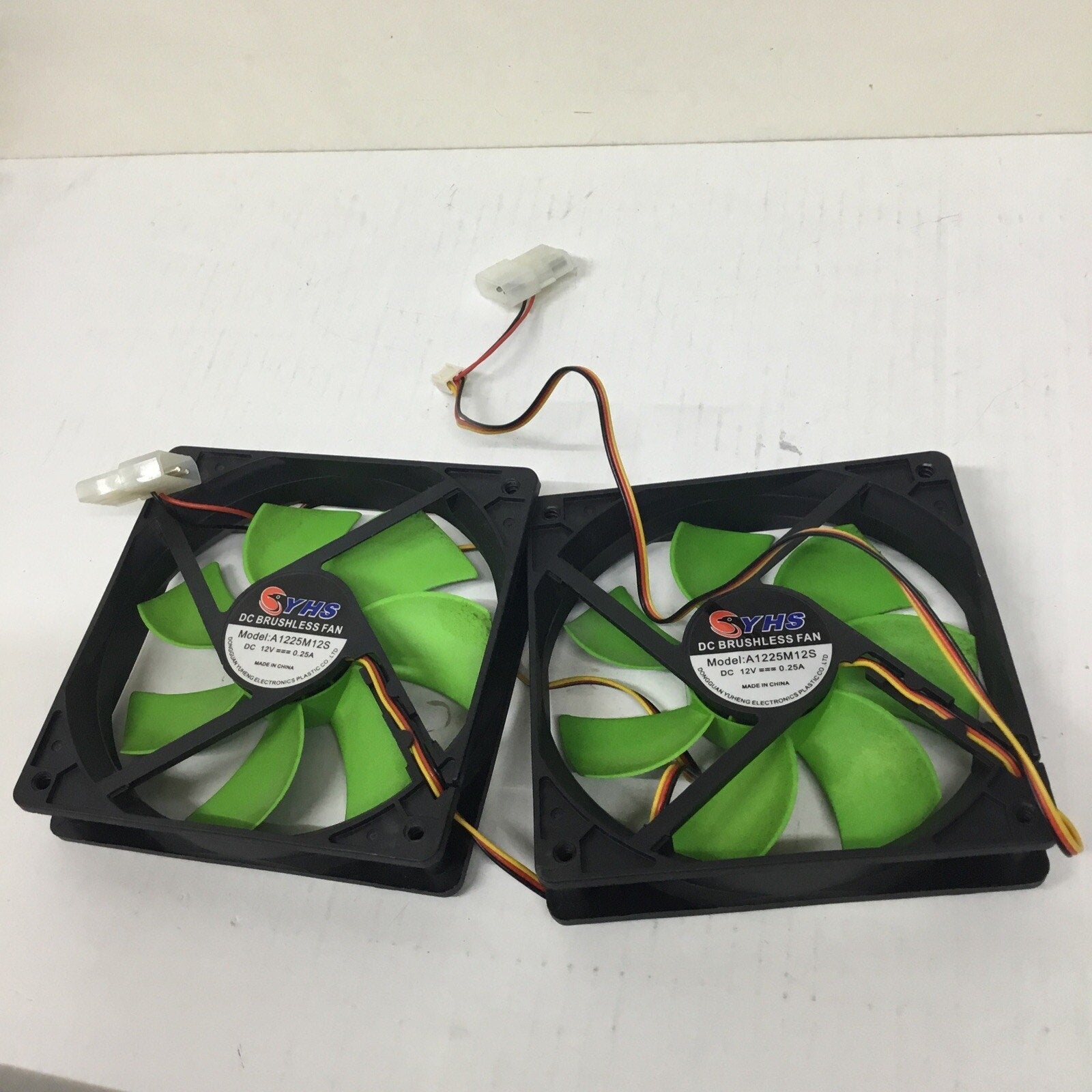 Lot of 2 YHS DC Brushless 120mm fans A1225M12S