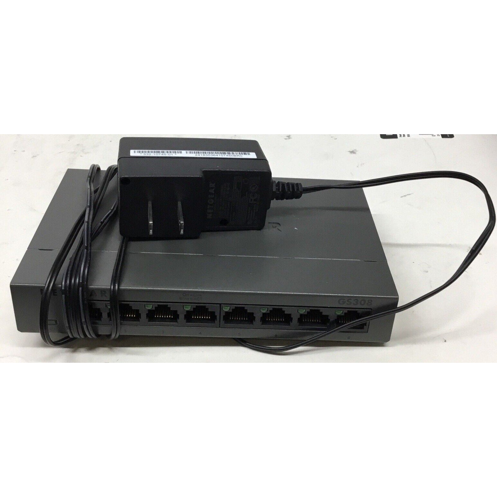 Netgear 8-Port Gigabit Ethernet Unmanaged Switch GS308 With Adapter