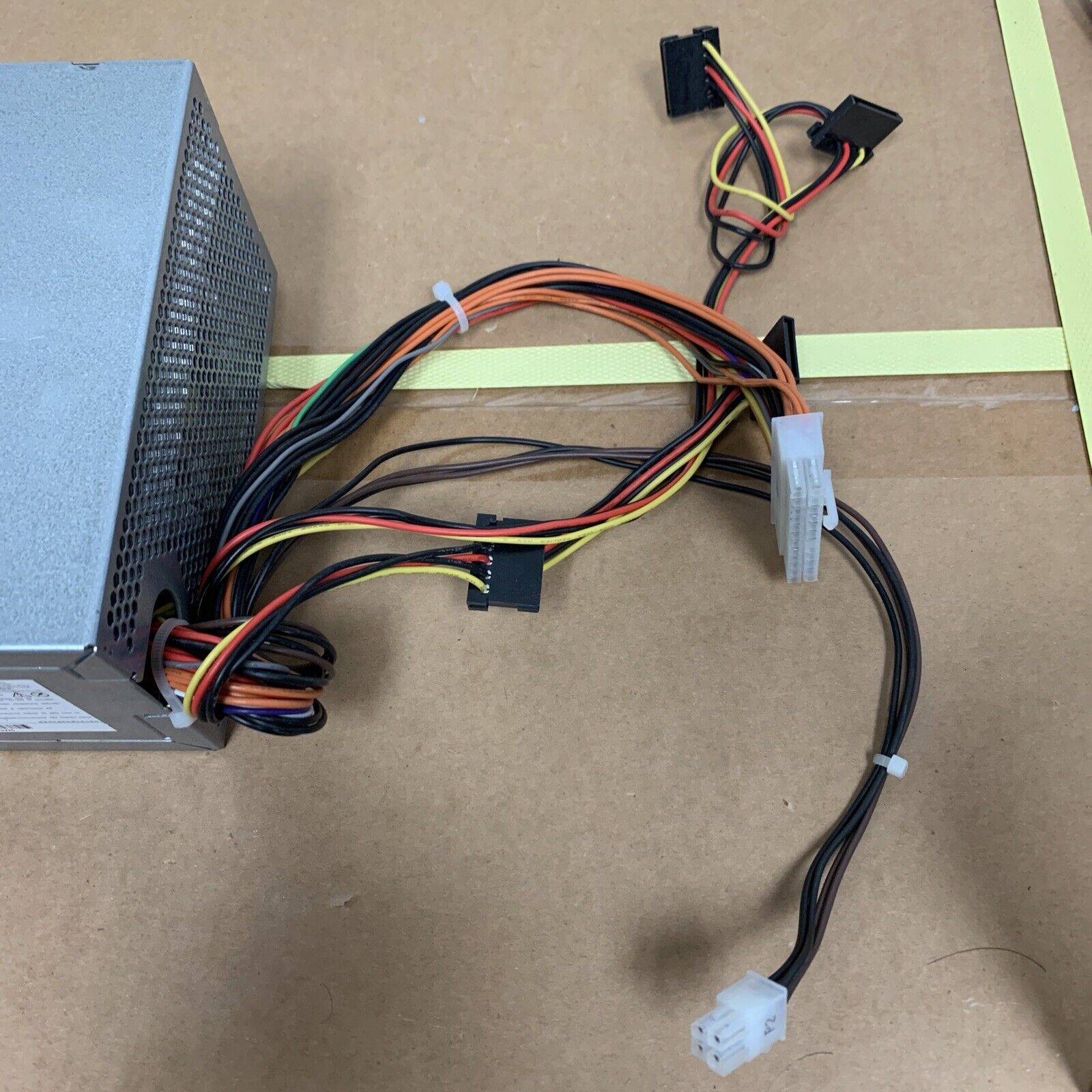 HP 667893-003 715185-001 300W 24-Pin Power Supply D11-300N1A