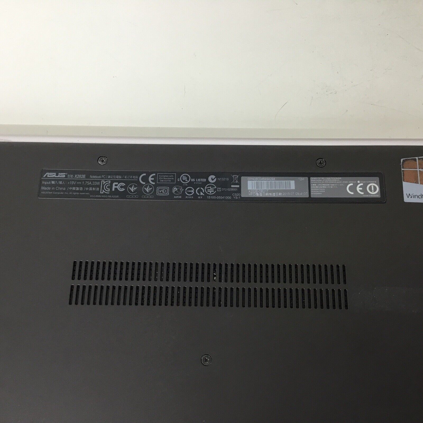 ASUS X202E Notebook PC Intel Pentium CPU 2117U X202E-DB21T No OS - For Parts