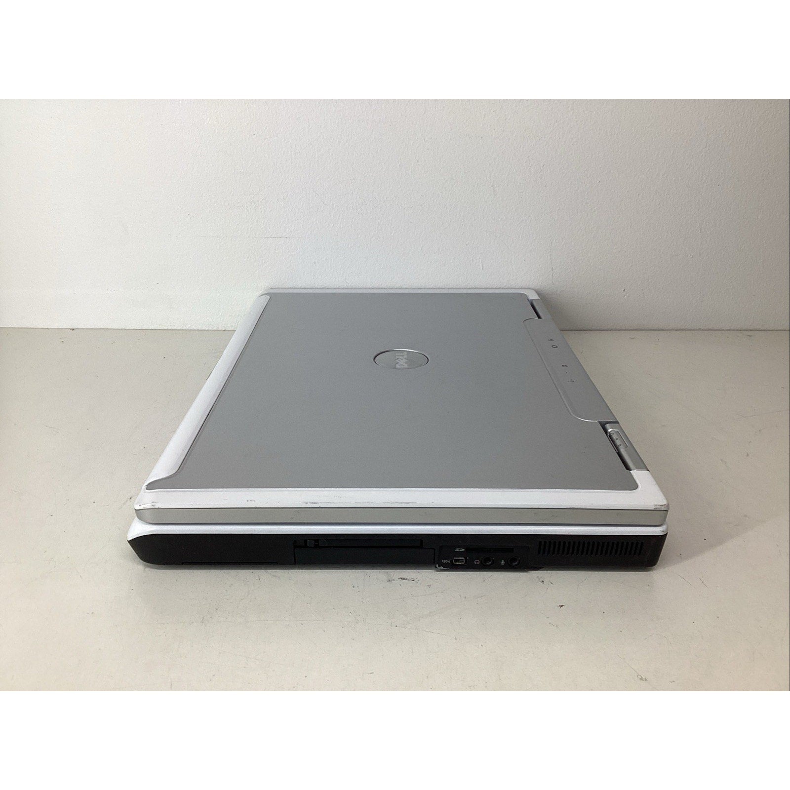 Dell Inspiron 9300 17" Laptop Intel Centrino 768MB RAM - For Parts