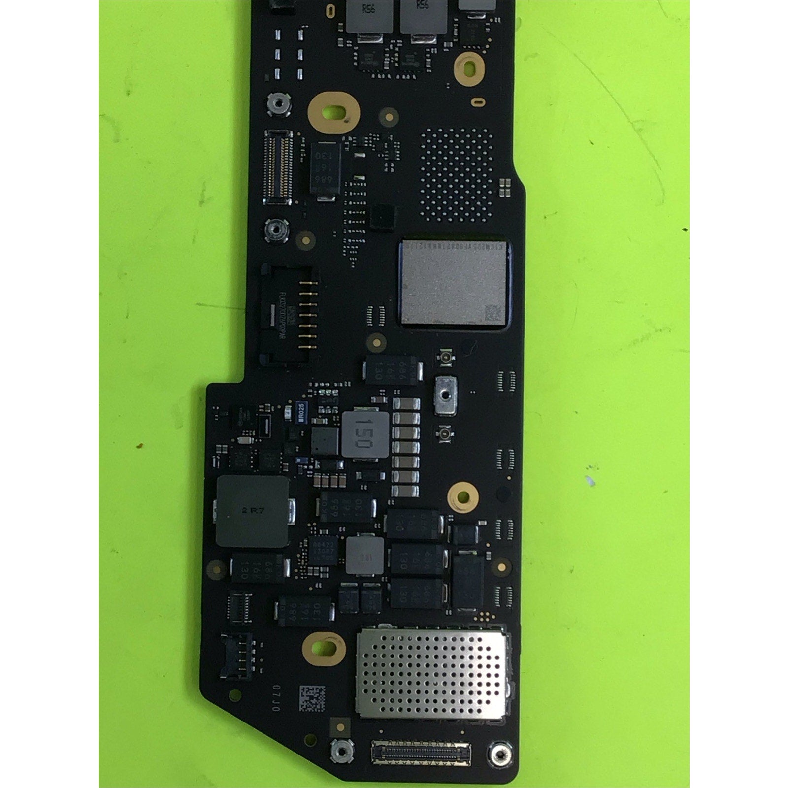 Apple Macbook Air A2337 Logic Board 820-02016-A FOR PARTS or RECYCLE