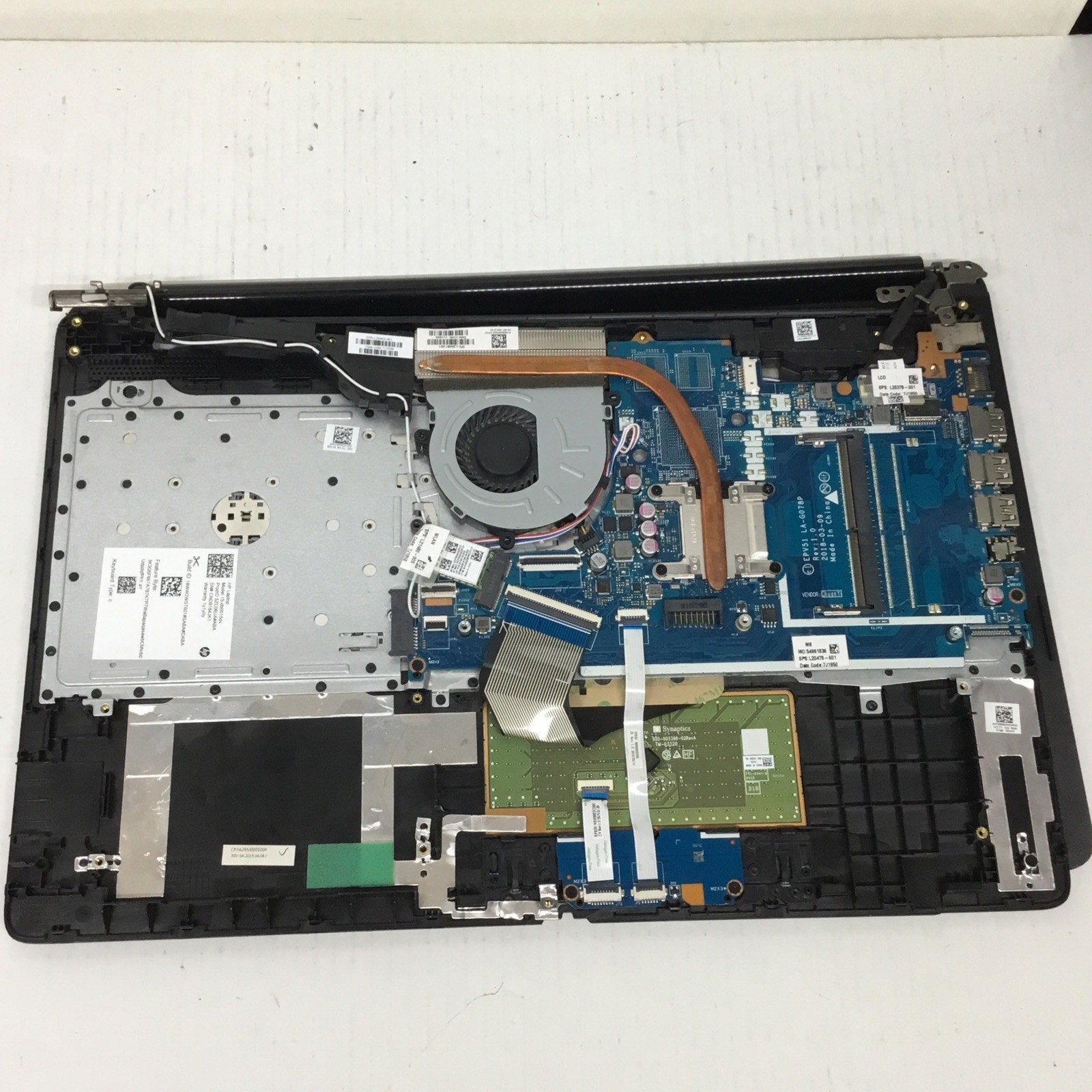 15-DB HP Laptop FOR PARTS l20478-601 SEE PICTURES