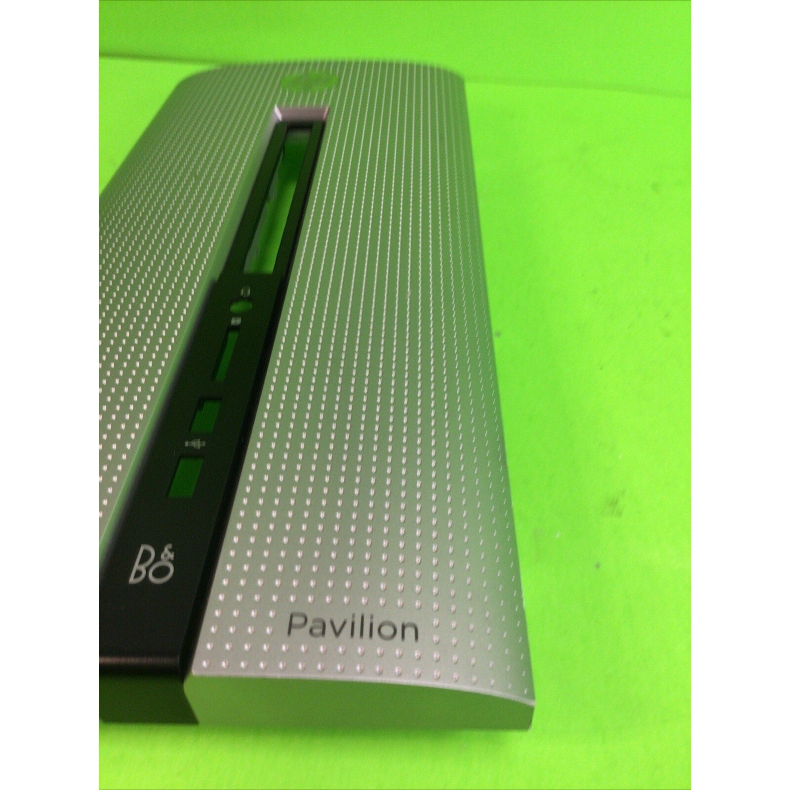 HP Pavilion 550 Bezel - Front Panel Silver 799777-001