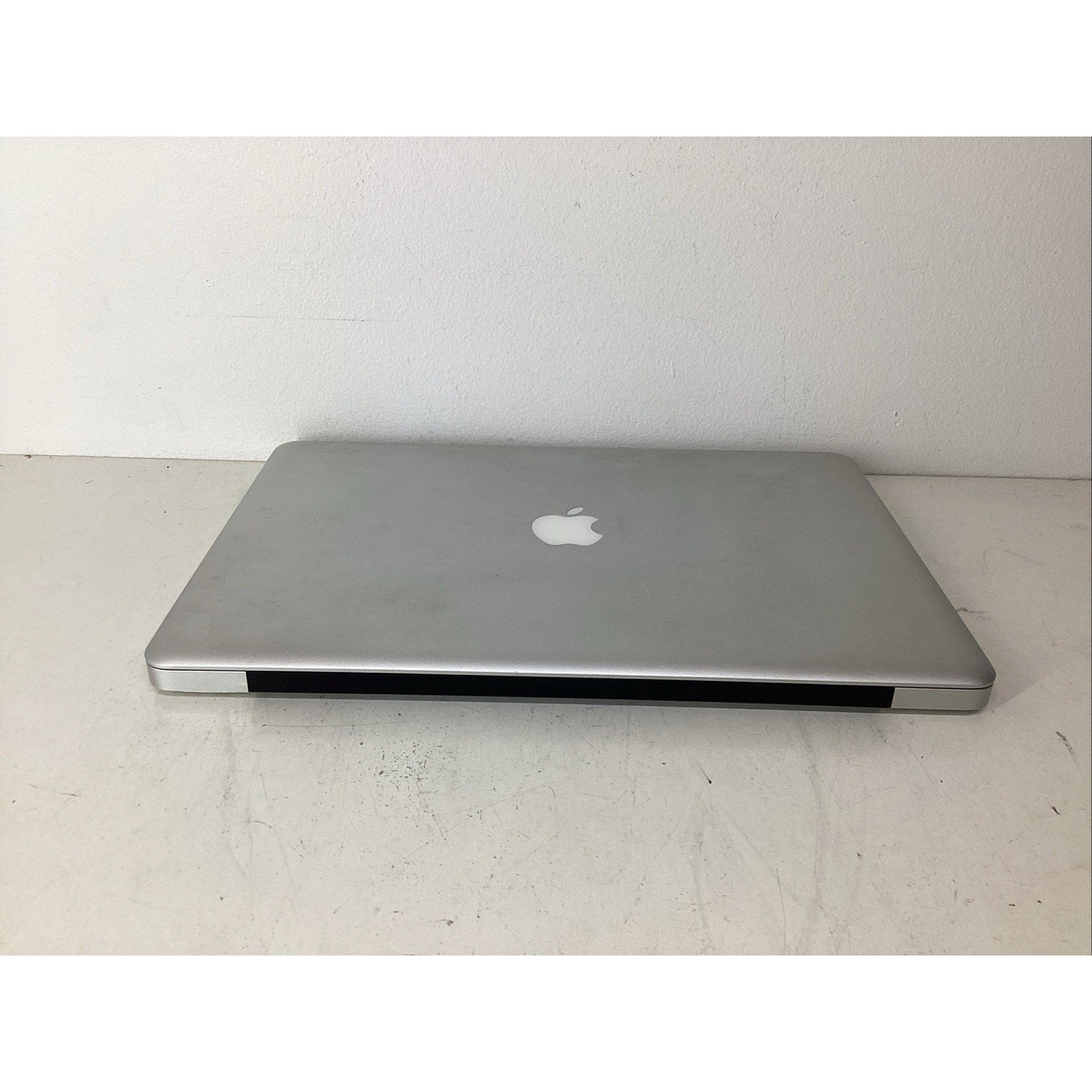 Apple MacBook Pro 2010 Model A1286 Silver No Battery, HDD - For Parts