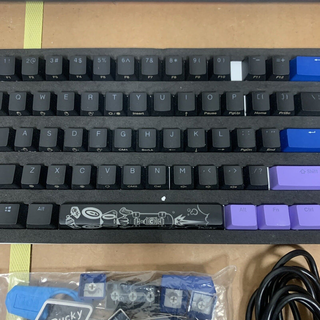 Ducky One 2 SF USB DKON1967ST Keyboard With Replacement Key Caps