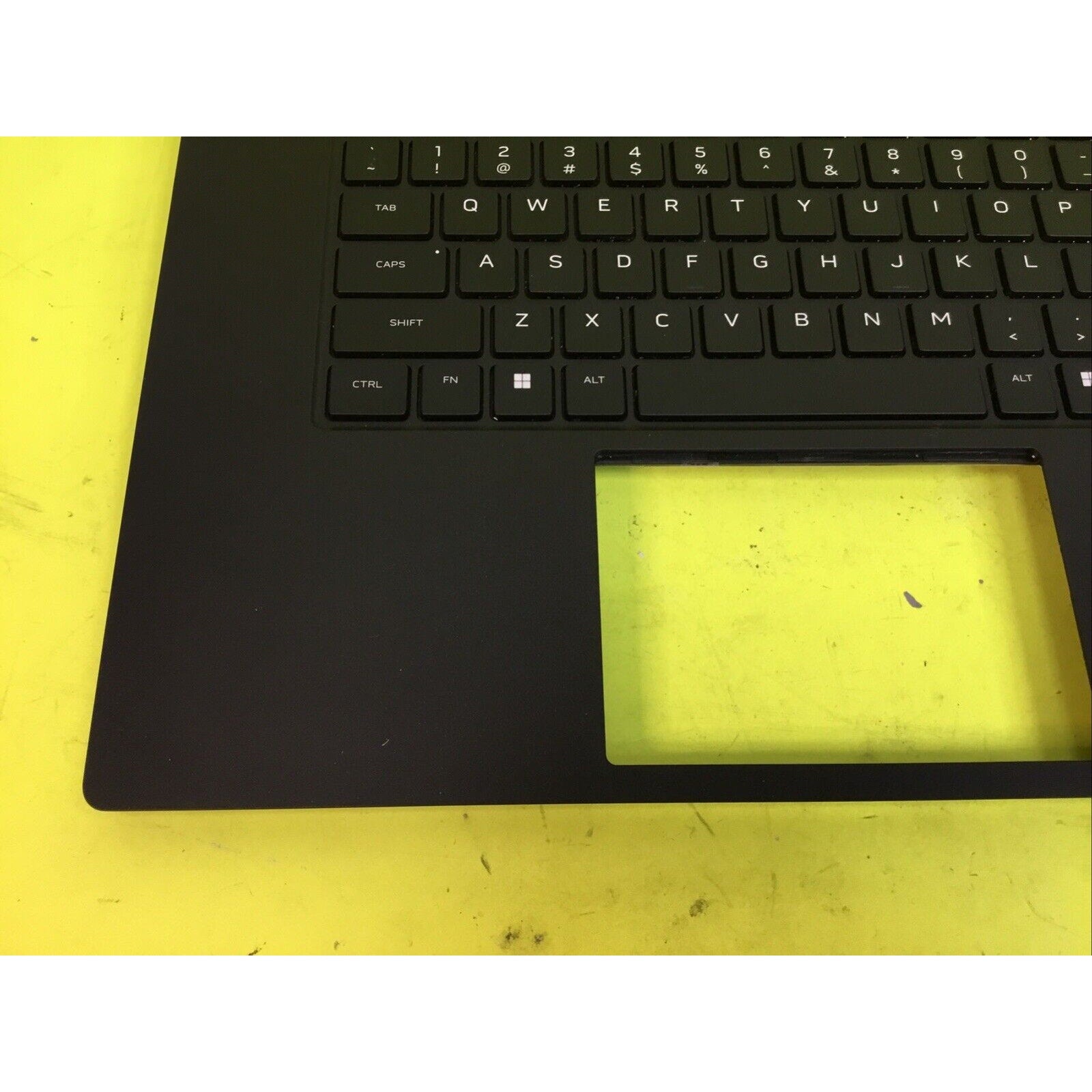 Dell Alienware M17 R5 Laptop Palmrest VNRXH FOR PARTS or REPAIR