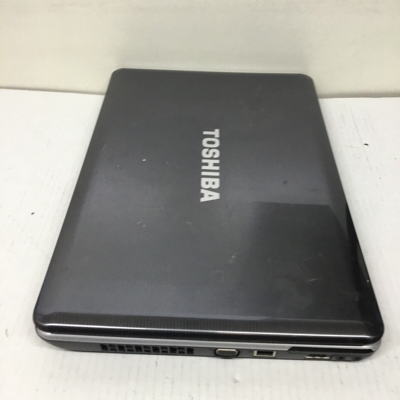 TOSHIBA Satellite L505-ES5015 Laptop Bad Battery / No Adapter /