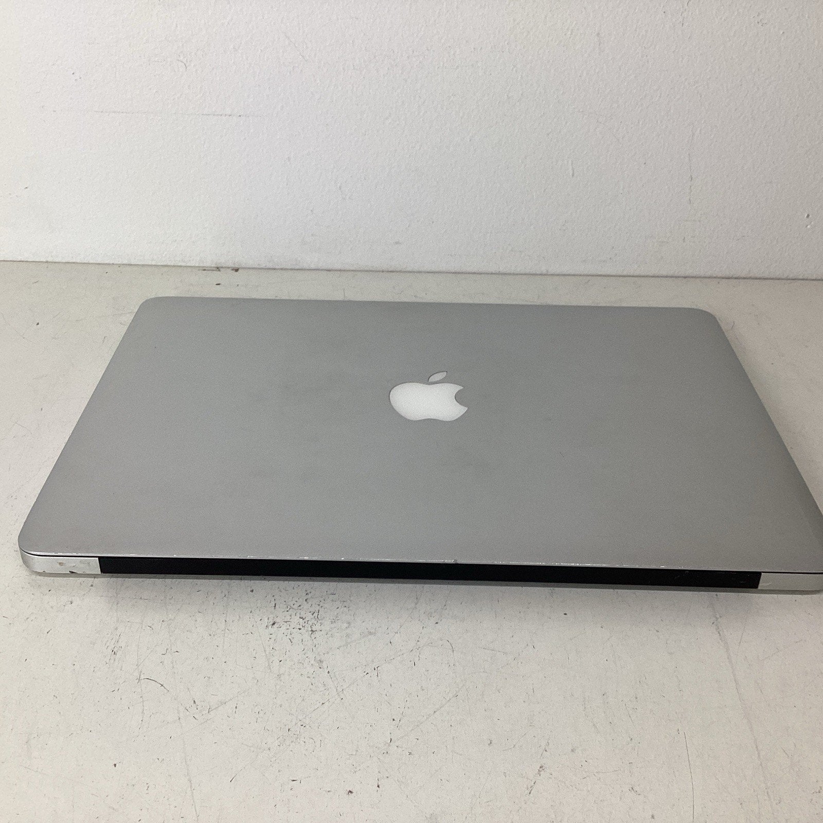 Apple MacBook Air 13" A1466 Intel Core i5 1.6GHz 4GB Ram 256GB SSD - For Parts