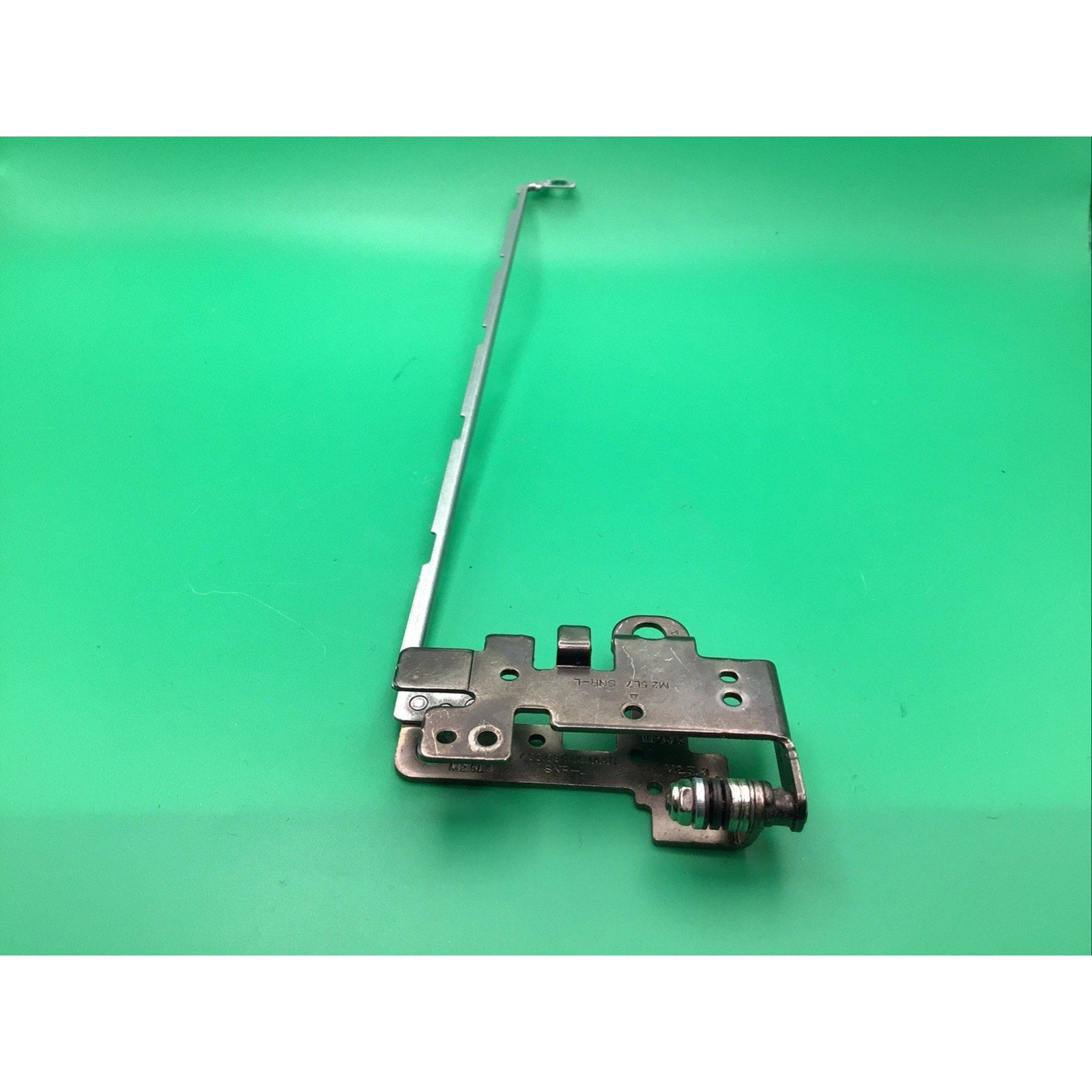 HP Pavilion 17-X114DX Left LCD Hinge 433.08C06.0001