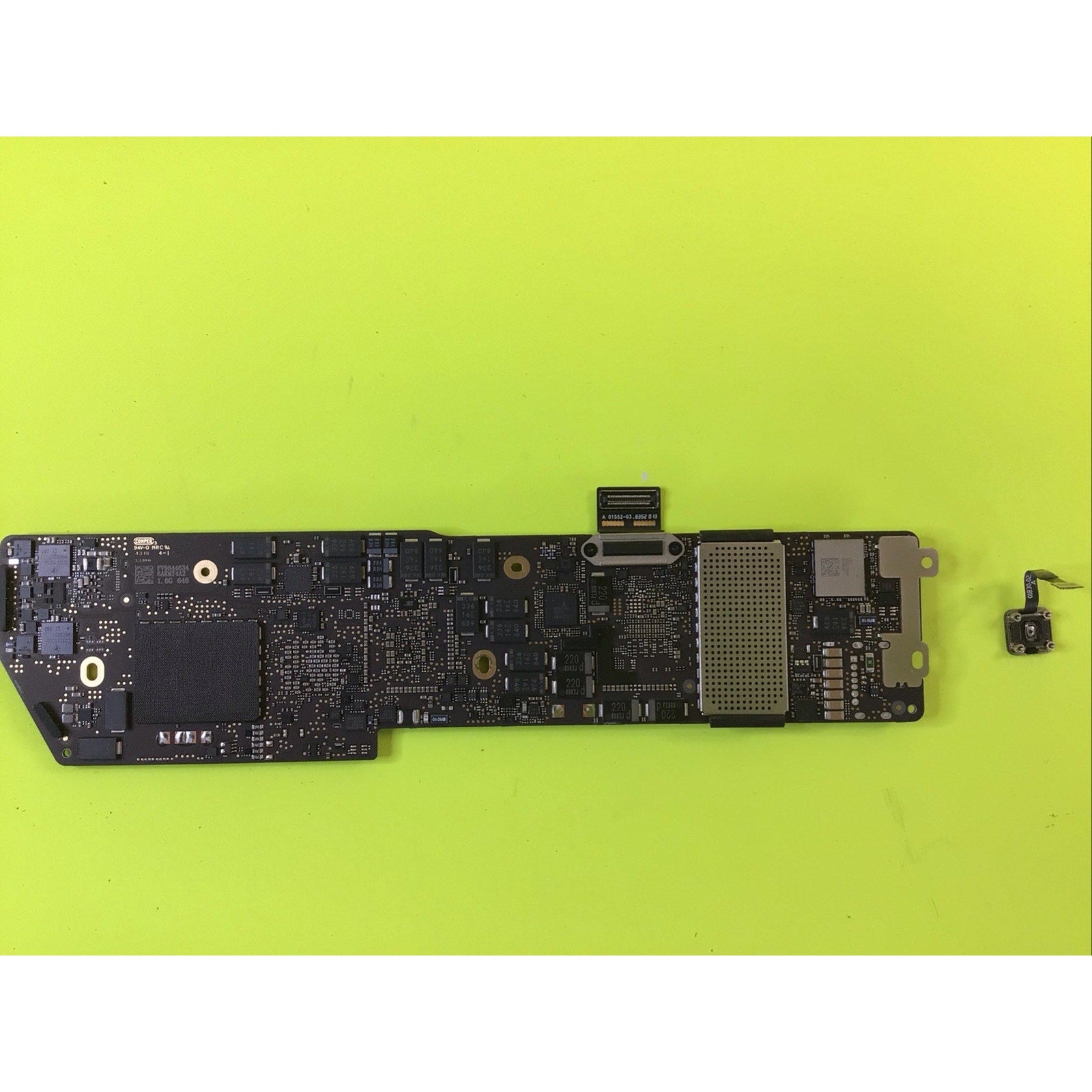 MacBook Air 13" A1932 Logic Board w/Touch ID FOR PARTS or REPAIR