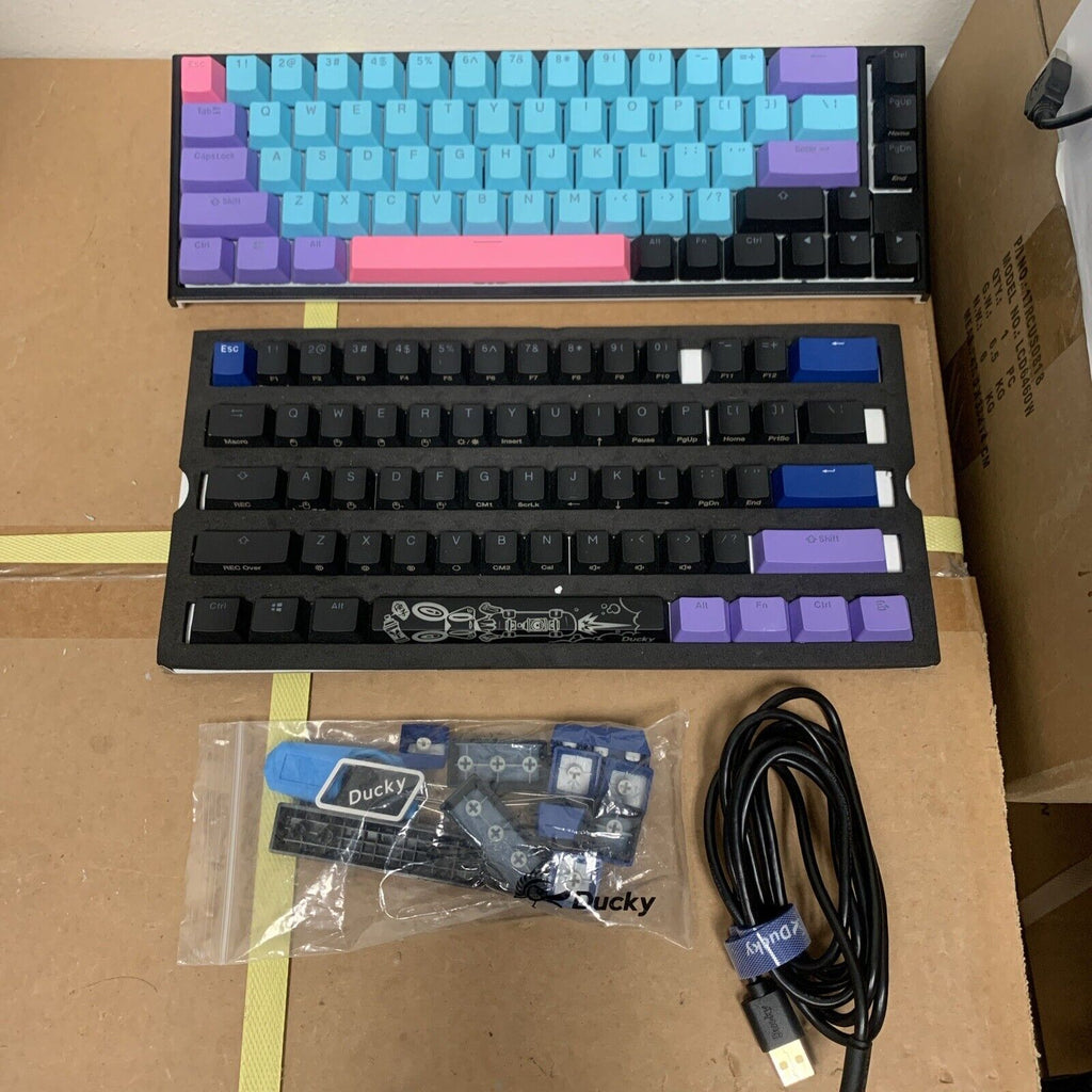 Ducky One 2 SF USB DKON1967ST Keyboard With Replacement Key Caps