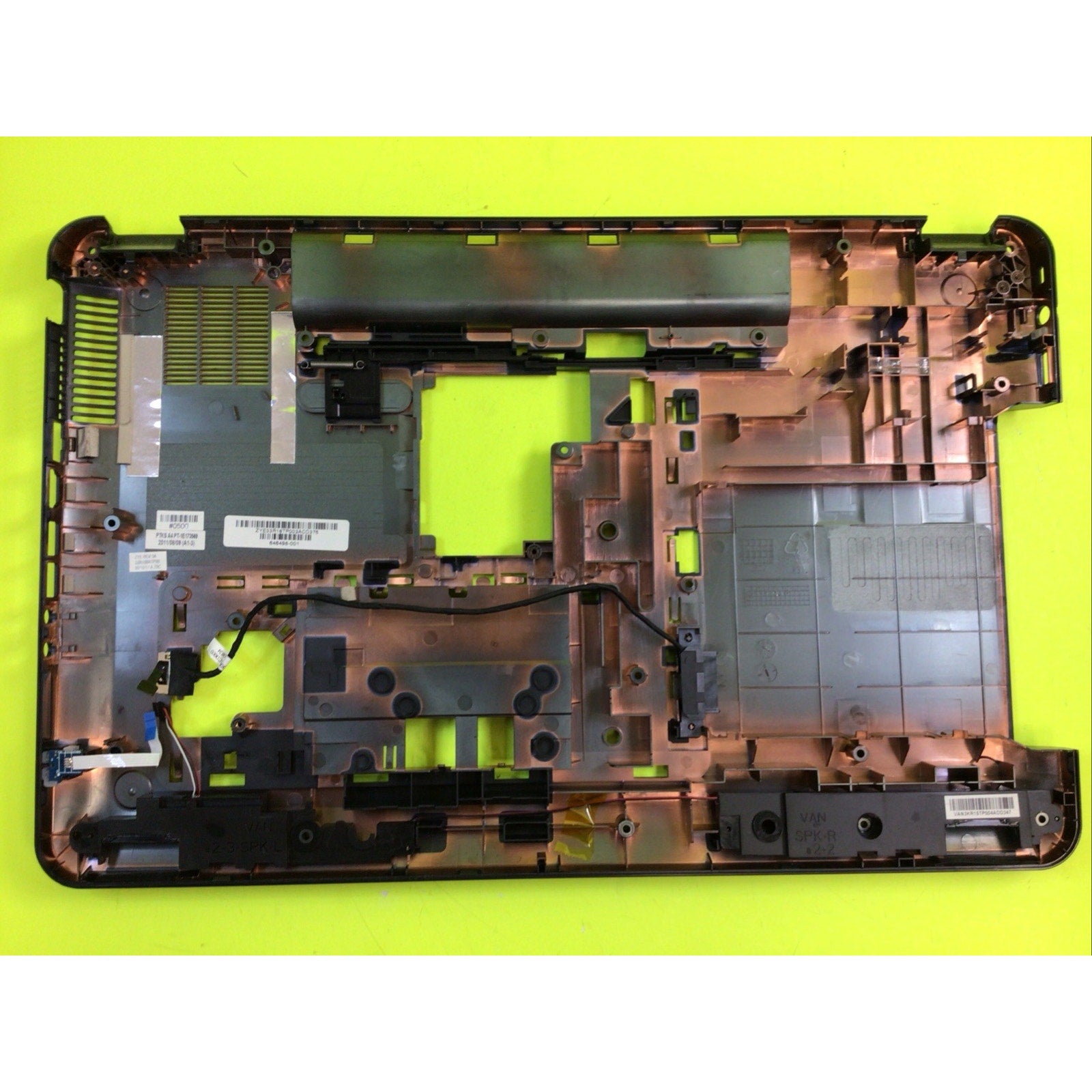 HP Pavilion G7-1255dx Bottom Housing Cover 646498-001