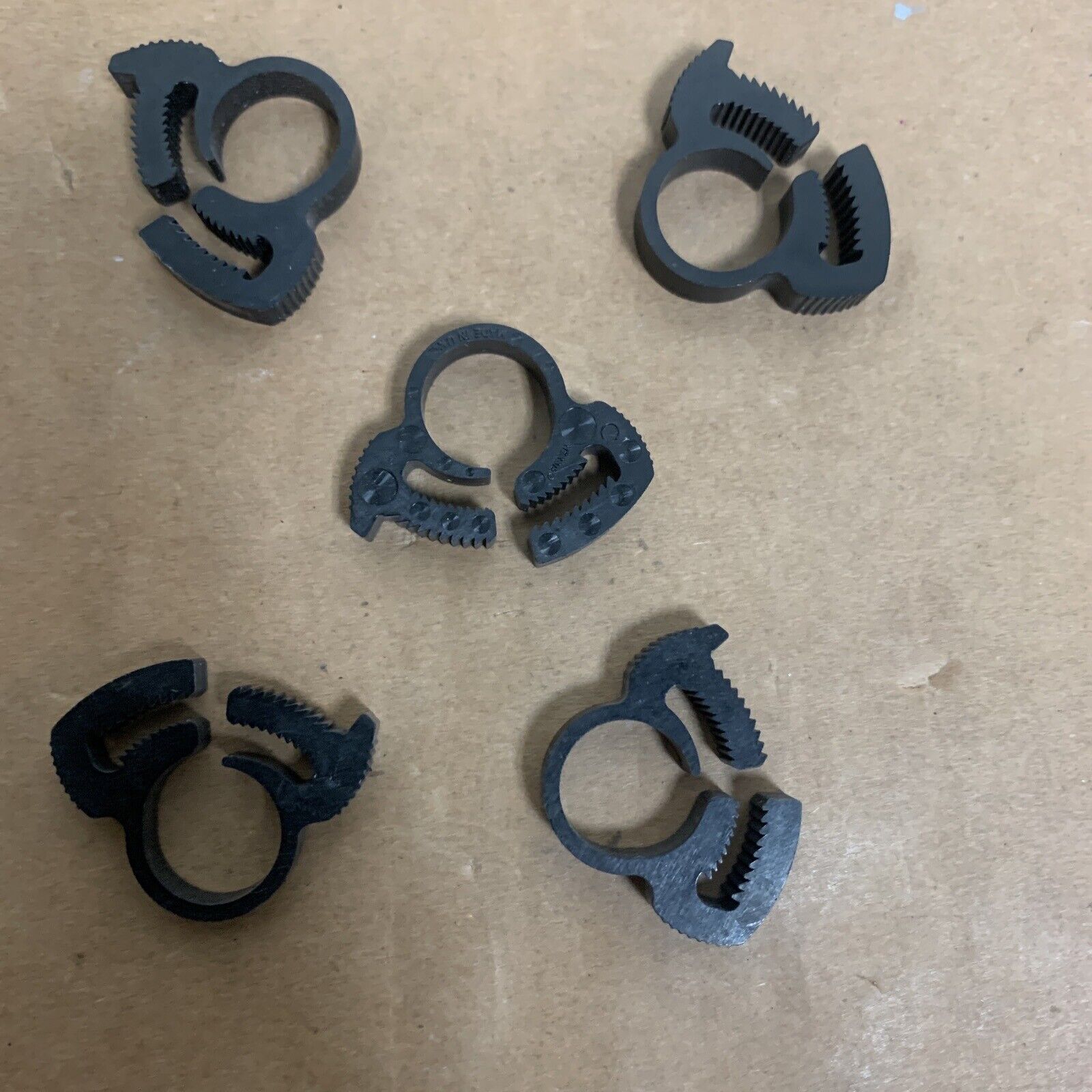 5-Pack Of EKWB Tube Clamp PVC 10 - 12mm - Black