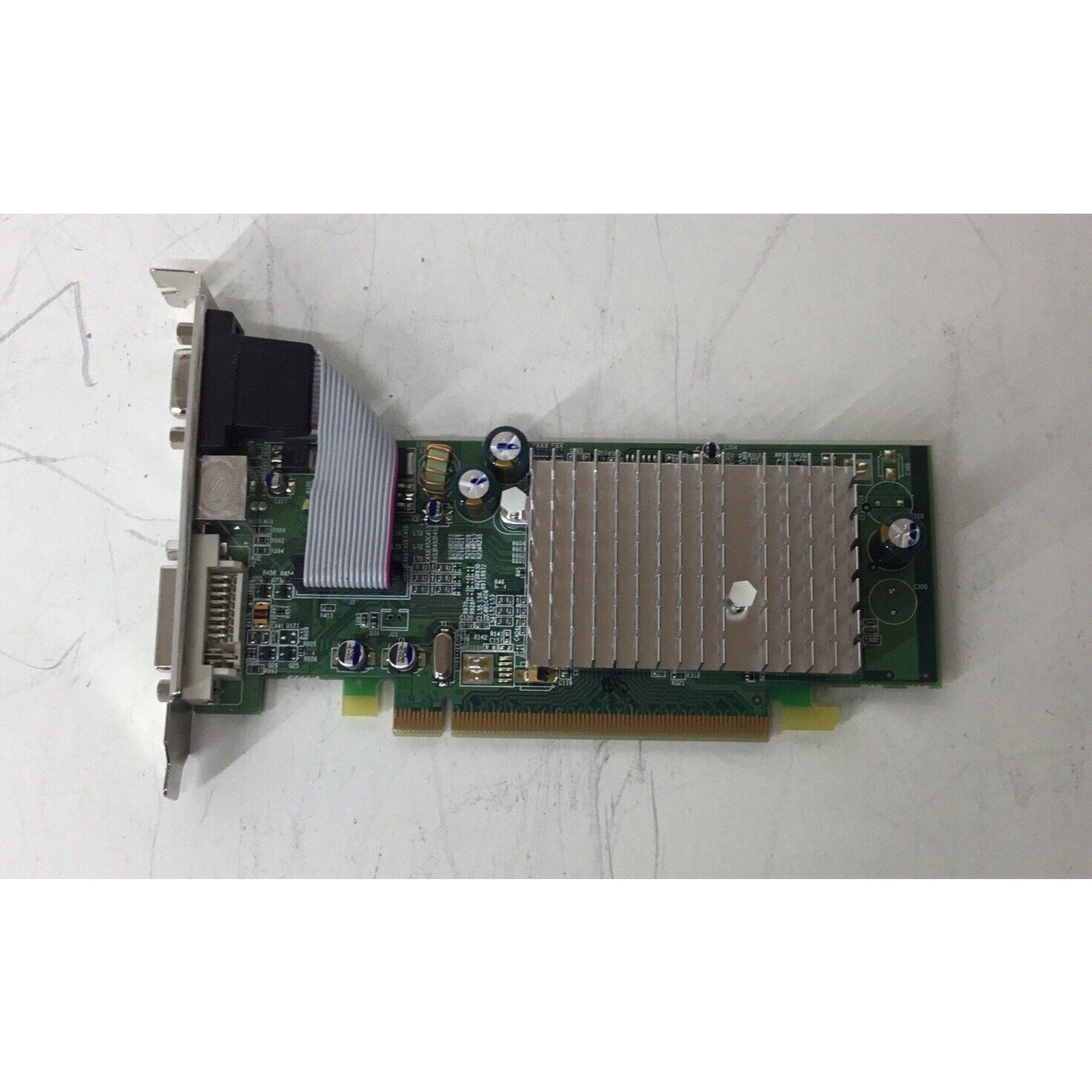 Radeon X300SE 128MB HyperMemory V/D/VO Graphics Card